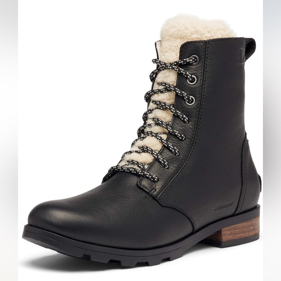 NEW Sorel Emelie Shearling Short Lace Up Cozy Black White Fur Boots Shoes Sz 6.5 - Picture 1 of 15